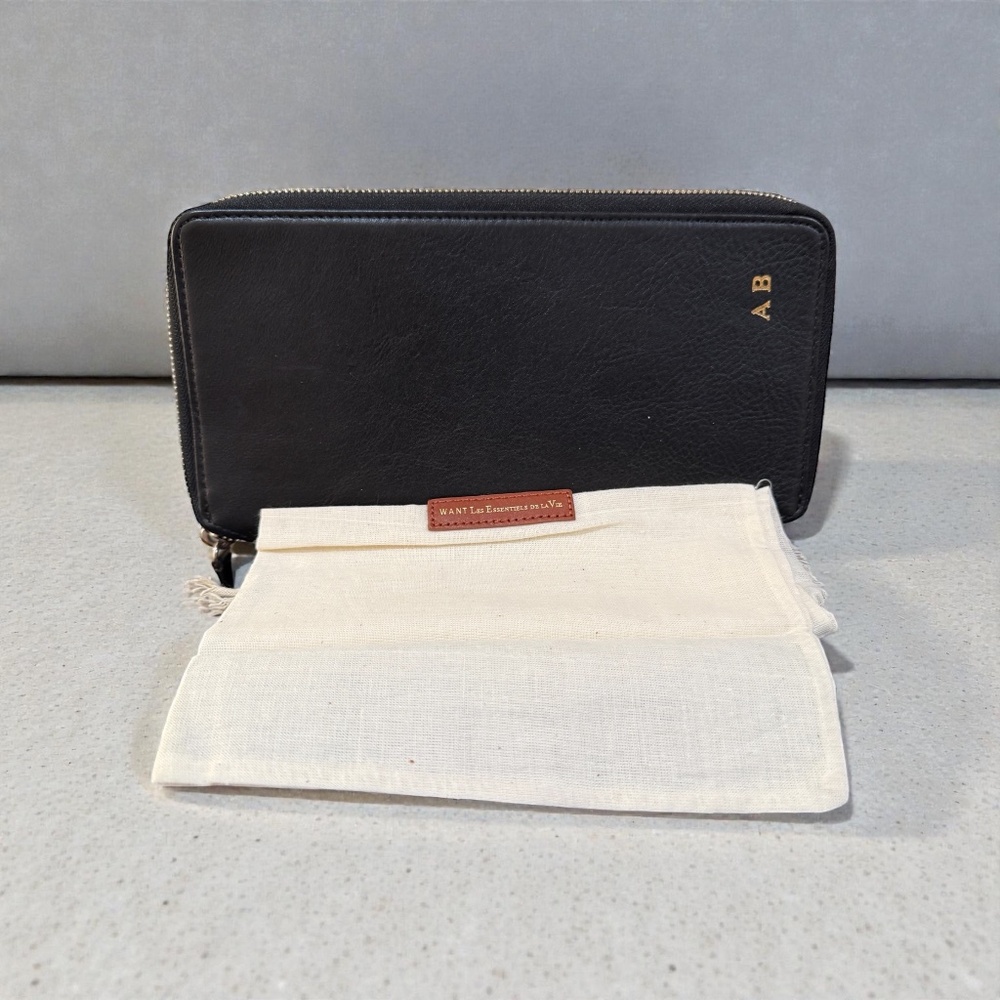 WANT Les Essentiels de la Vie Black Leather Wallet/Folio